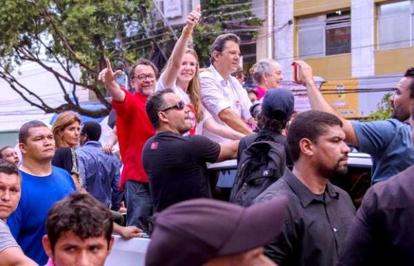 Em Manaus, Haddad manda Bolsonaro 'jair se acostumando' com a derrota Em Manaus, Haddad manda Bolsonaro 'jair se acostumando' com a derrota