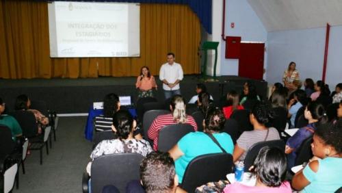 Escolas municipais terão reforço de 200 estagiários do PGA, em Manaus Escolas municipais terão reforço de 200 estagiários do PGA, em Manaus