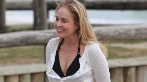 Angélica revela que ganhou presente inusitado ao dar fora em Huck Angélica revela que ganhou presente inusitado ao dar fora em Huck