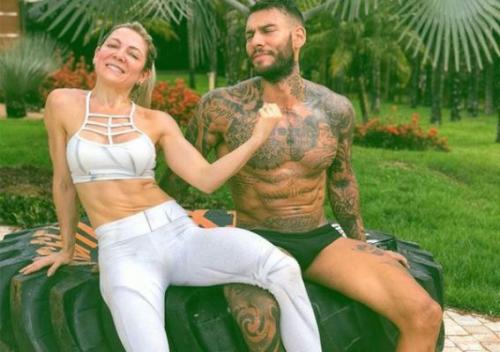 Lucas Lucco mostra músculos da mãe sarada na web e brinca: 'Criei um monstro' Lucas Lucco mostra músculos da mãe sarada na web e brinca: 'Criei um monstro'