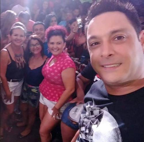 MINHA SELF | Jô Fashion com amigos e o cantor Vavá, em Manaus MINHA SELF | Jô Fashion com amigos e o cantor Vavá, em Manaus
