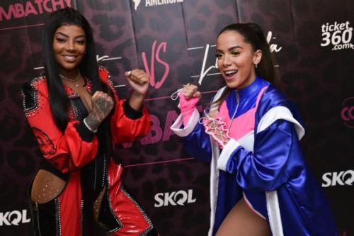 Anitta e Ludmilla cantam juntas em show e anunciam parceria: 'No forno' Anitta e Ludmilla cantam juntas em show e anunciam parceria: 'No forno'