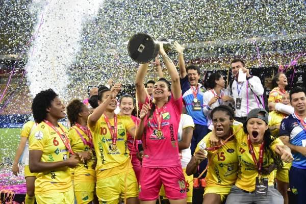 Huila derrota Santos nos pênaltis e é campeão da Libertadores Feminina Huila derrota Santos nos pênaltis e é campeão da Libertadores Feminina