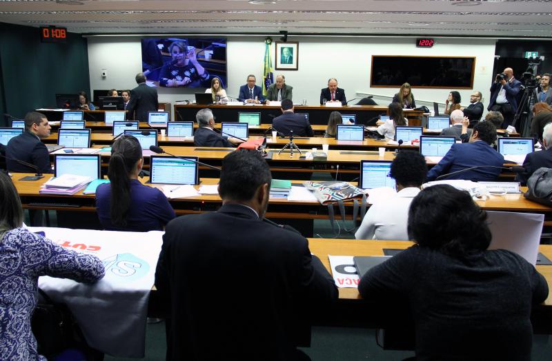 Sem consenso, projeto sobre Escola sem Partido será arquivado Sem consenso, projeto sobre Escola sem Partido será arquivado