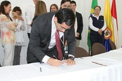 Assinado pacto internacional em combate ao tráfico de pessoas na tríplice fronteira Assinado pacto internacional em combate ao tráfico de pessoas na tríplice fronteira