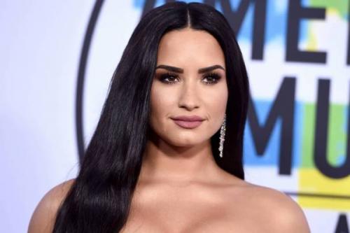Demi Lovato critica a imprensa sobre notícias falsas de sua recuperação Demi Lovato critica a imprensa sobre notícias falsas de sua recuperação