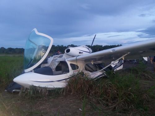 Avião é abandonado no aeroporto de Barreirinha Avião é abandonado no aeroporto de Barreirinha