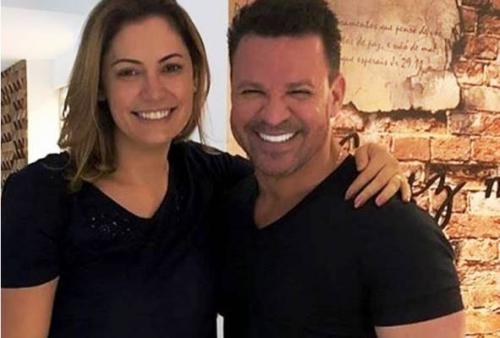 Eduardo Costa elogia Michelle Bolsonaro por ela ser submissa ao marido Eduardo Costa elogia Michelle Bolsonaro por ela ser submissa ao marido