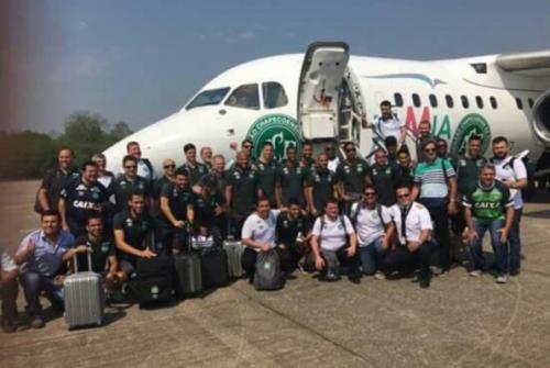 Aeronave vinda de Manaus transportará corpos de vítimas do acidente Aeronave vinda de Manaus transportará corpos de vítimas do acidente