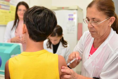 Amazonas deve vacinar 84 mil meninos contra o HPV Amazonas deve vacinar 84 mil meninos contra o HPV