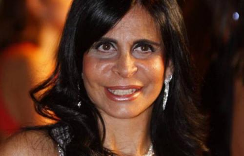 Aos 57 anos, Gretchen avisa que fará mais plásticas: 'O que cai, a gente levanta' Aos 57 anos, Gretchen avisa que fará mais plásticas: 'O que cai, a gente levanta'
