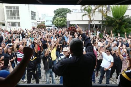 Após ao menos 121 mortos, PM do Espírito Santo encerra greve Após ao menos 121 mortos, PM do Espírito Santo encerra greve
