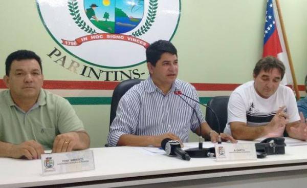 Bi Garcia decreta Estado de Emergência Administrativa/Financeira em Parintins Bi Garcia decreta Estado de Emergência Administrativa/Financeira em Parintins