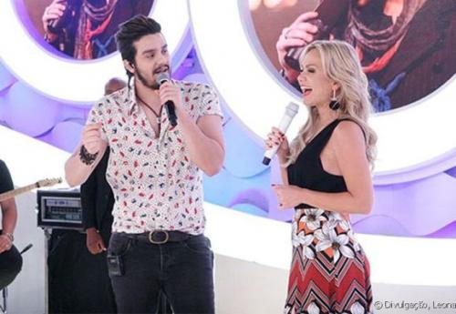 | Eliana passa por hipnose e 'vê' Luan Santana pelado: 'Só posso dizer que é bom' | Eliana passa por hipnose e 'vê' Luan Santana pelado: 'Só posso dizer que é bom'