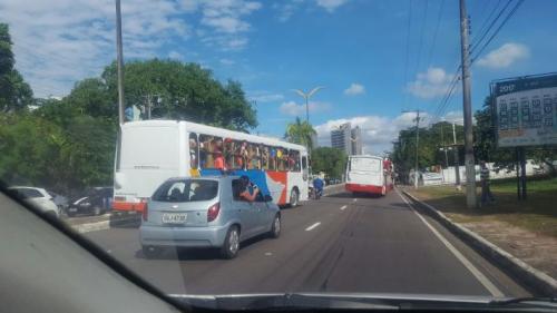 Em operação 'Lei Seca', Detran-AM autua 347 motoristas e apreende dez ônibus Em operação 'Lei Seca', Detran-AM autua 347 motoristas e apreende dez ônibus