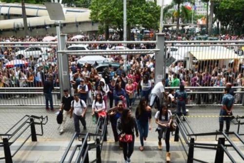 Enem 2016 não será cancelado, garante ministro da Educação Enem 2016 não será cancelado, garante ministro da Educação
