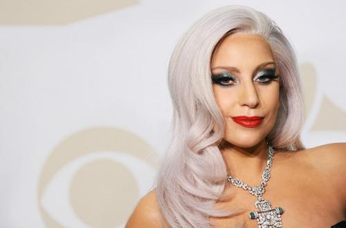 Lady Gaga atropela cachorro em clipe de 'John Wayne' e cria polêmica Lady Gaga atropela cachorro em clipe de 'John Wayne' e cria polêmica