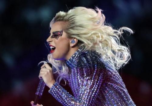 Lady Gaga rebate críticas sobre seu corpo: 'Estou orgulhosa dele' Lady Gaga rebate críticas sobre seu corpo: 'Estou orgulhosa dele'