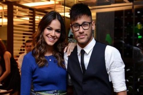 Neymar quer ficar noivo de Bruna Marquezine durante o réveillon Neymar quer ficar noivo de Bruna Marquezine durante o réveillon