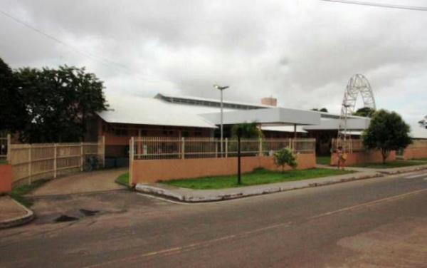 Prefeito ameaça entregar hospital de Itacoatiara ao governo Prefeito ameaça entregar hospital de Itacoatiara ao governo
