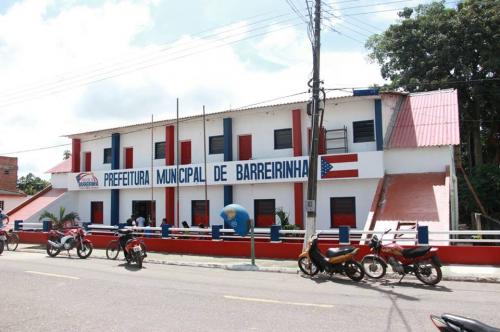 Prefeito de Barreirinha suspende aluguéis de prédios e faz multirão de limpeza Prefeito de Barreirinha suspende aluguéis de prédios e faz multirão de limpeza
