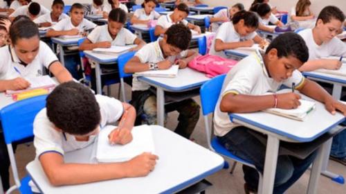 Rede pública inicia período de transferências e reordenamento para o ano letivo 2017 Rede pública inicia período de transferências e reordenamento para o ano letivo 2017