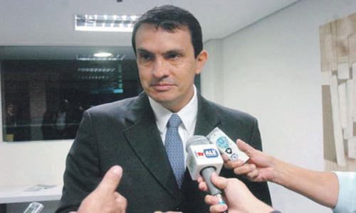 Retorno de Sidney Leite a ALEAM vai esquentar disputa pela presidência Retorno de Sidney Leite a ALEAM vai esquentar disputa pela presidência