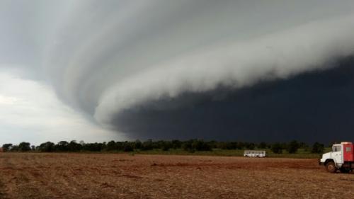 Tempestade com granizo e ventos de até 99 km/h deve atingir 36 cidades de Rondônia Tempestade com granizo e ventos de até 99 km/h deve atingir 36 cidades de Rondônia