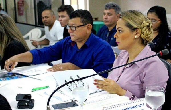 Vereadores obtém verba para o Carnailha e reúnem com Prefeitura Vereadores obtém verba para o Carnailha e reúnem com Prefeitura